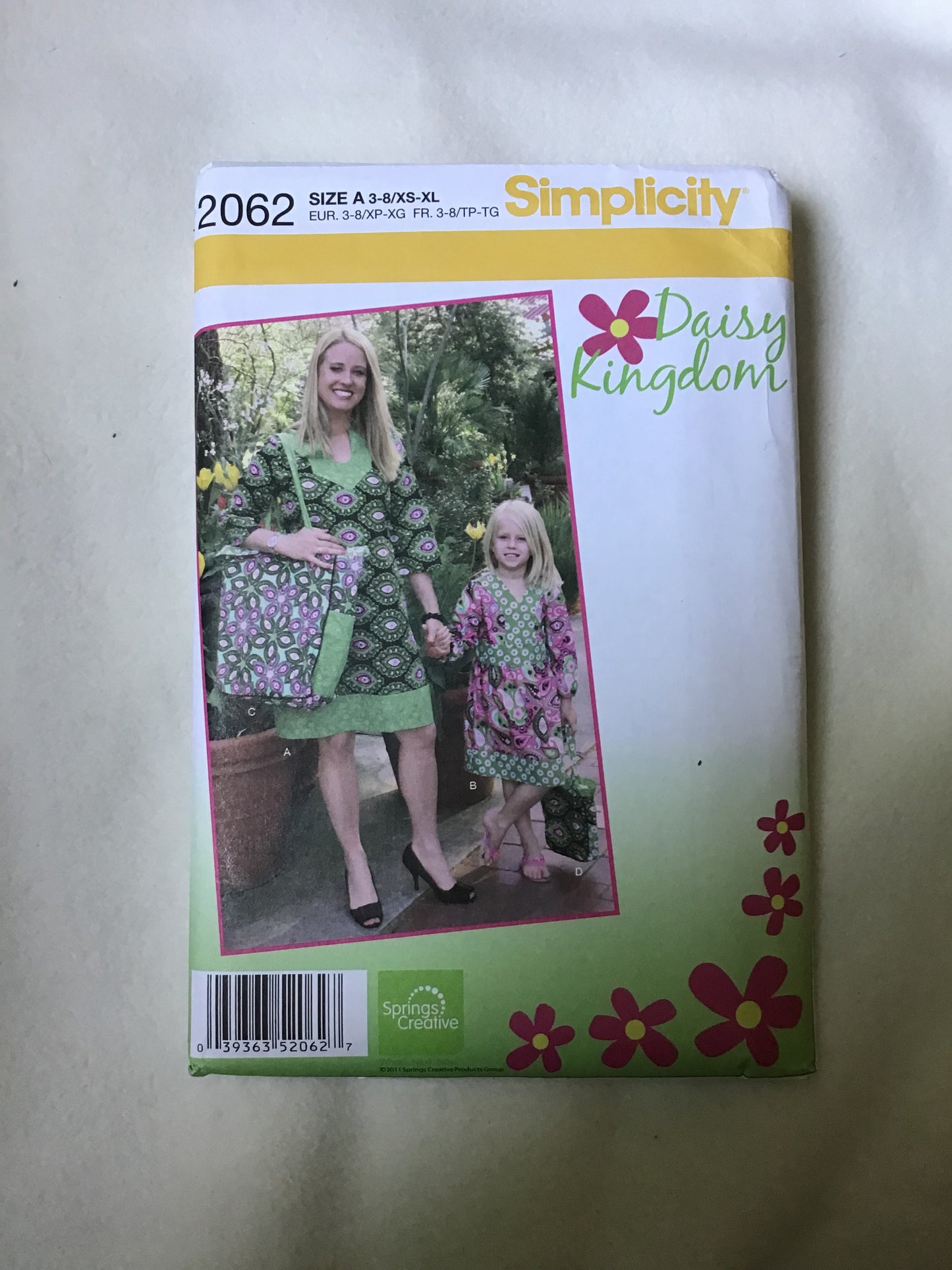 Pattern Simplicity 2062 Daisy Kingdom Child & Women's Dress and Bag Size 3-8 & XS-XL