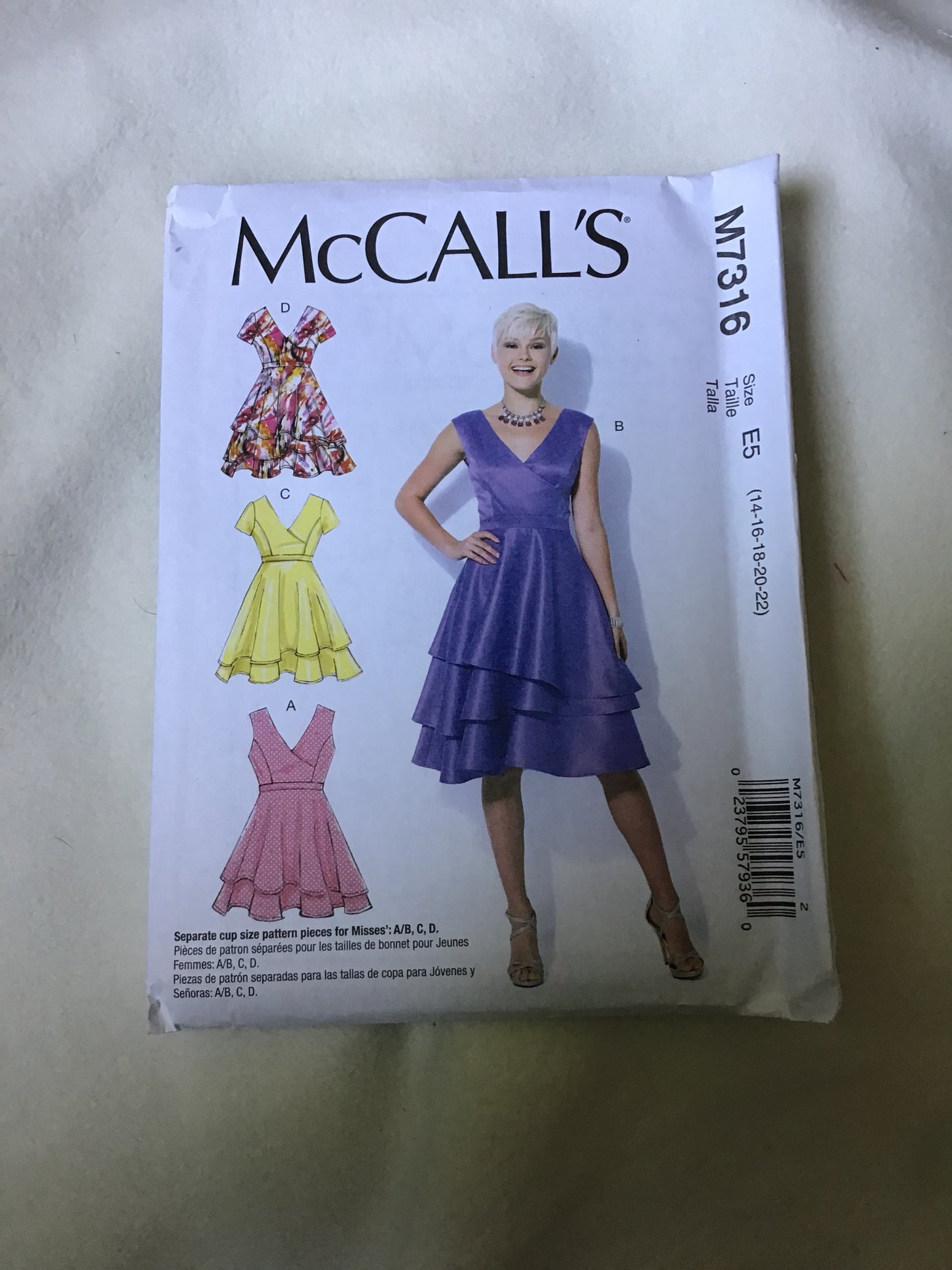 Pattern McCall's M7316 Women's Dresses Size 14-22