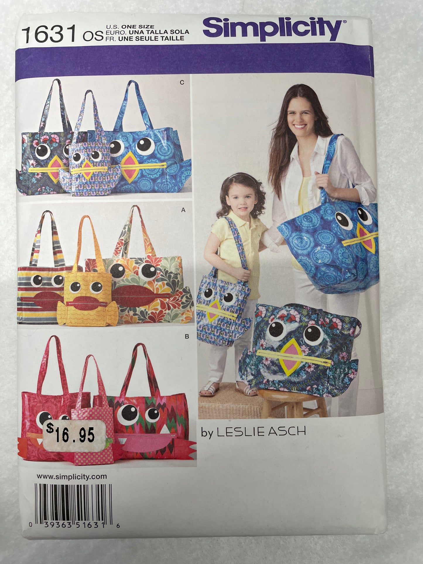 Simplicity Pattern 1631 Large & Small Applique Totes