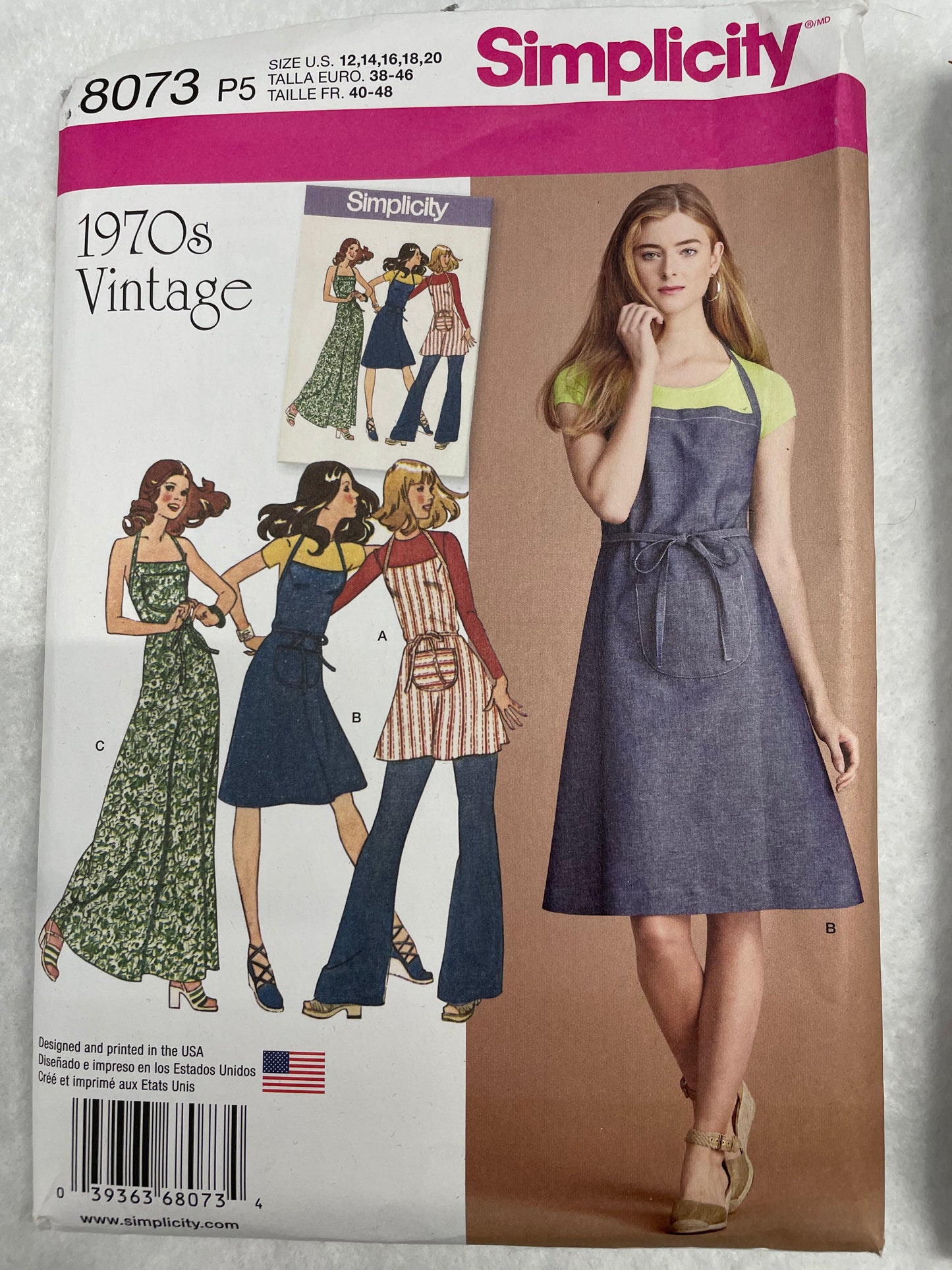 Simplicity Pattern 8073 Aprons Size 12-20