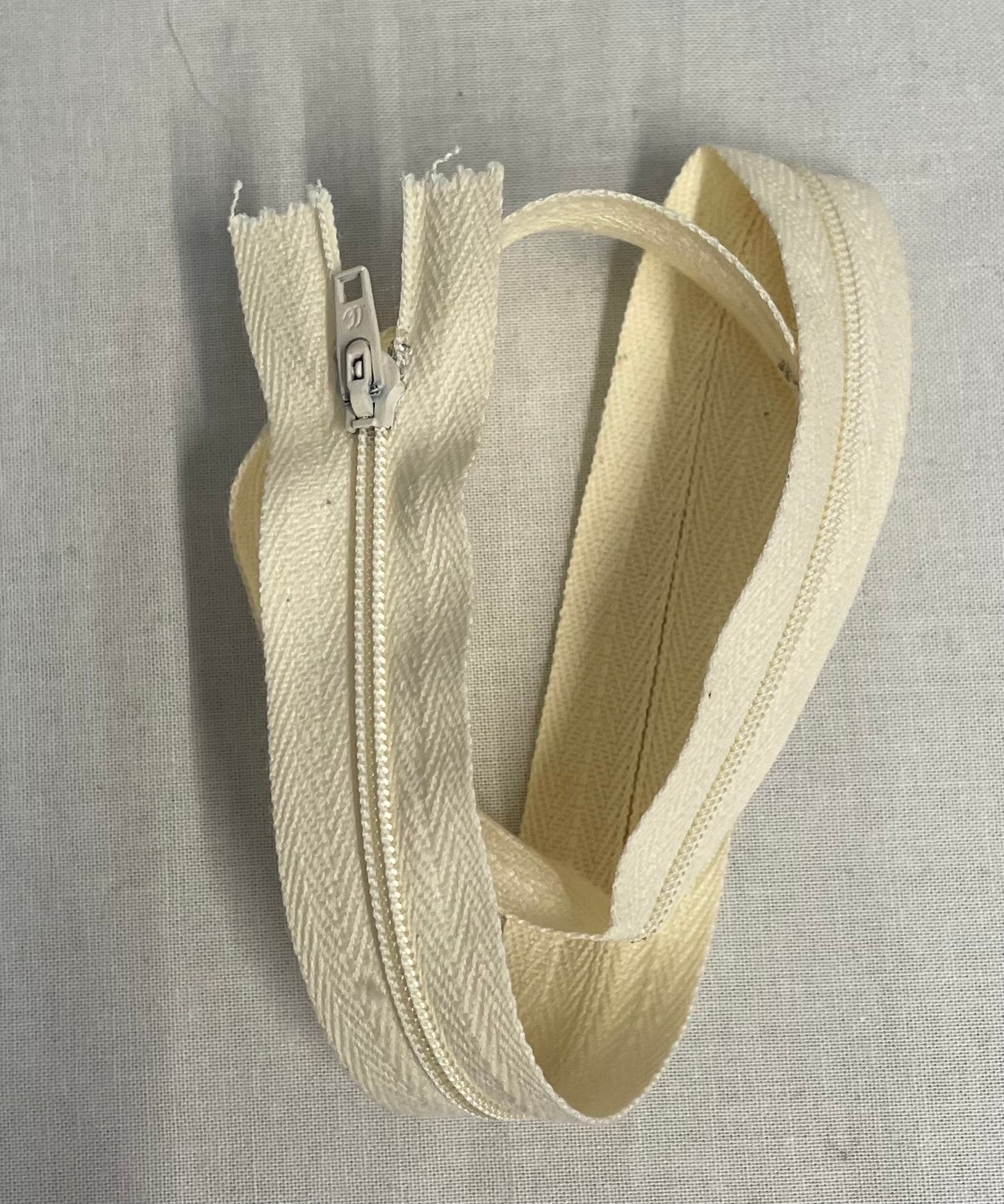 Zipper #3 18 inch Closed End Polyester