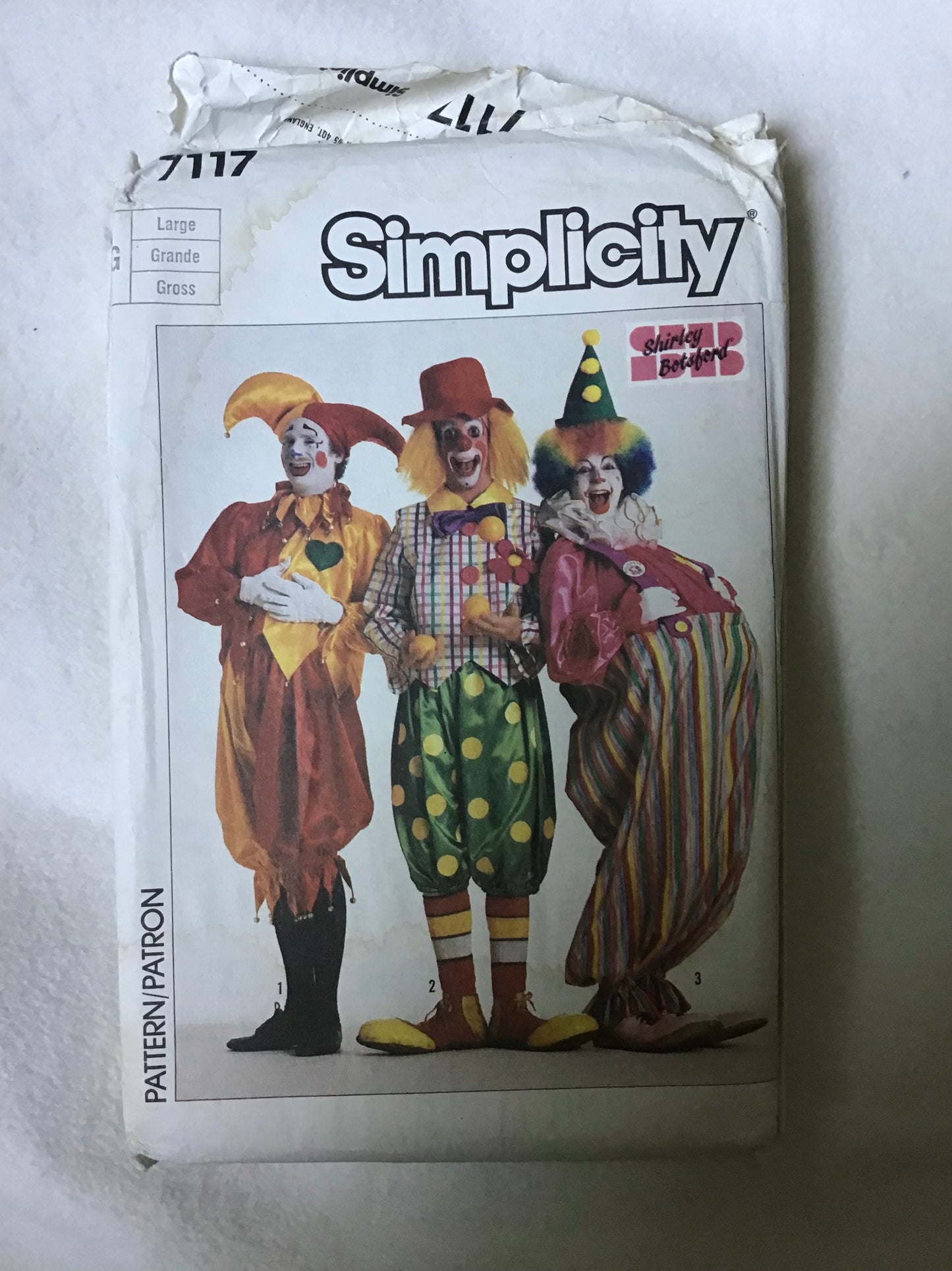 Pattern Simplicity 7117 Shirley Botsford Adults' Jester and Clown Costumes