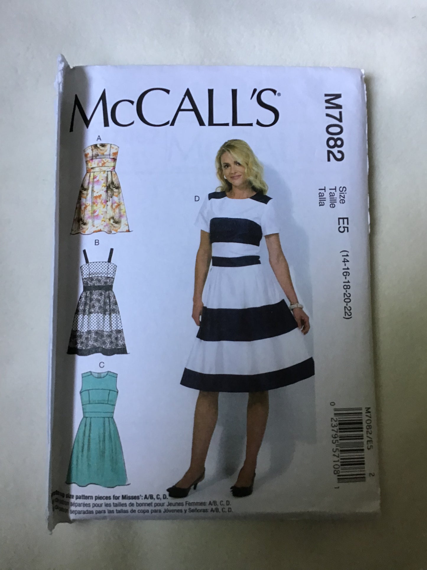 Pattern McCall's M7082 Women's Dress Size 14-22