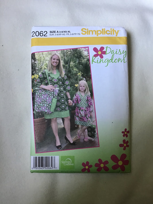 Pattern Simplicity 2062 Daisy Kingdom Child & Women's Dress and Bag Size 3-8 & XS-XL