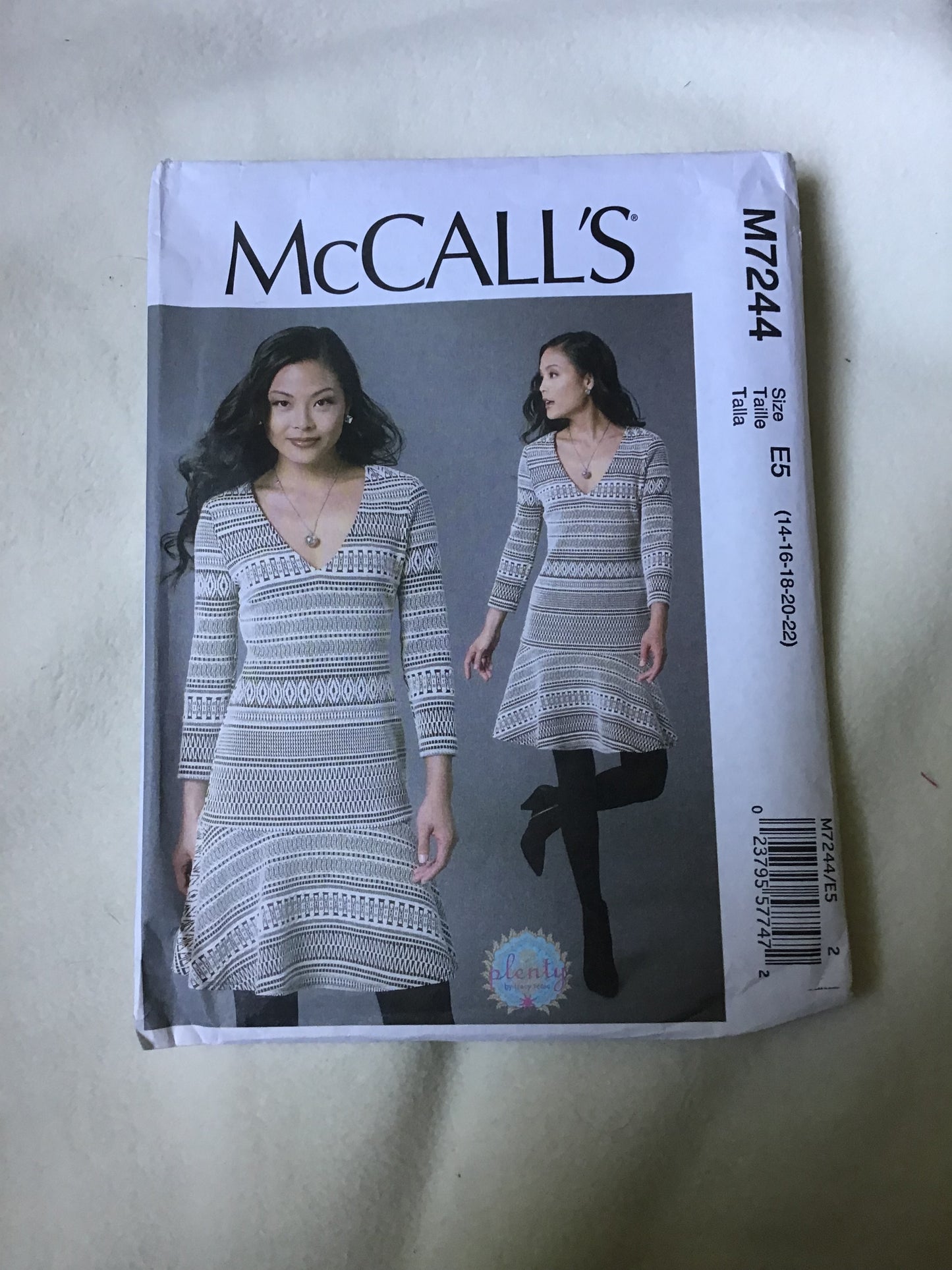 Pattern McCall's M7244 Women's Dress Size 14-22