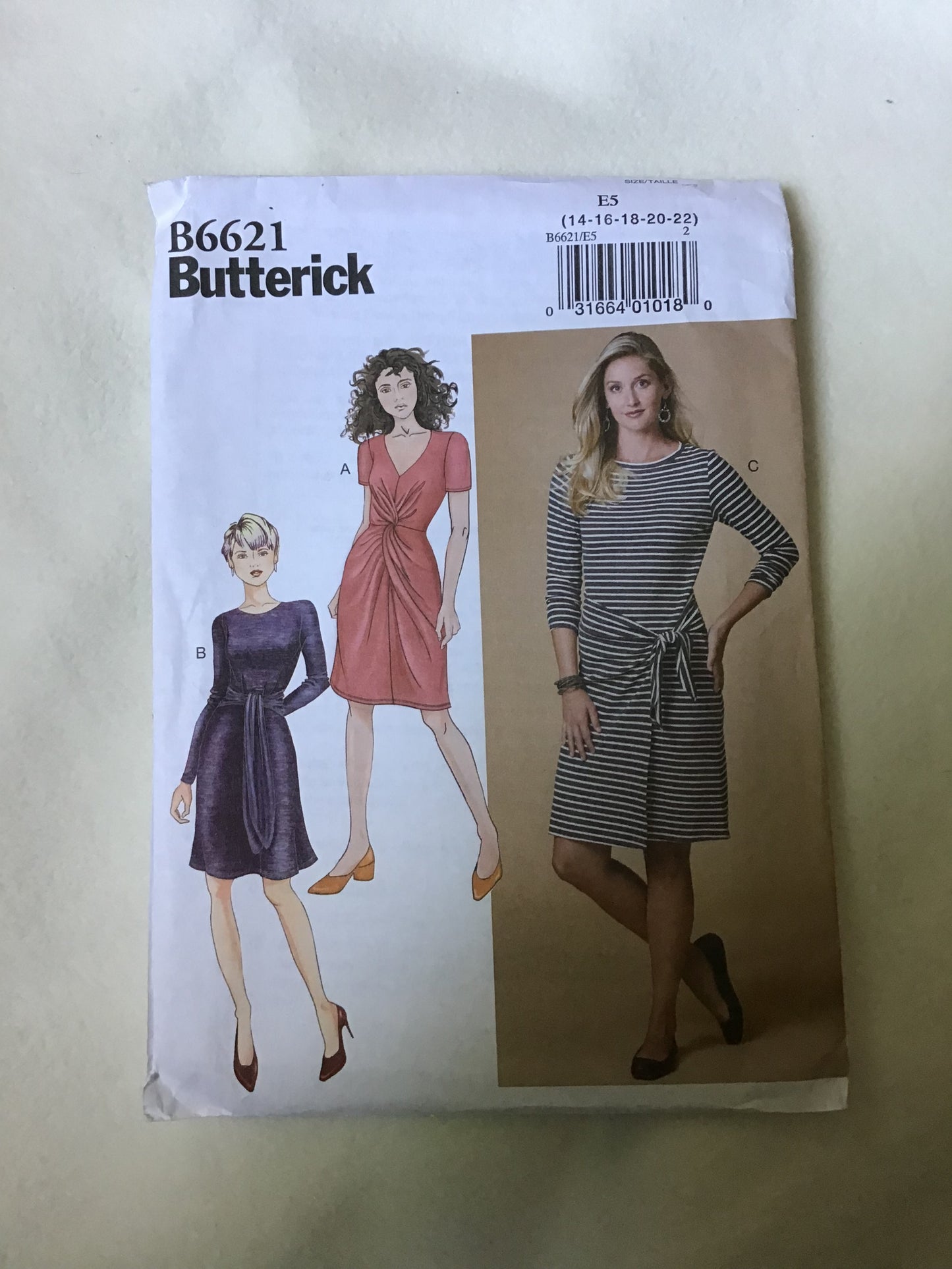 Pattern Butterick B6621 Women's Dress Size 14-22