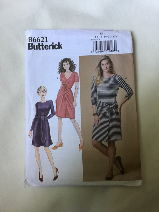 Pattern Butterick B6621 Women's Dress Size 14-22