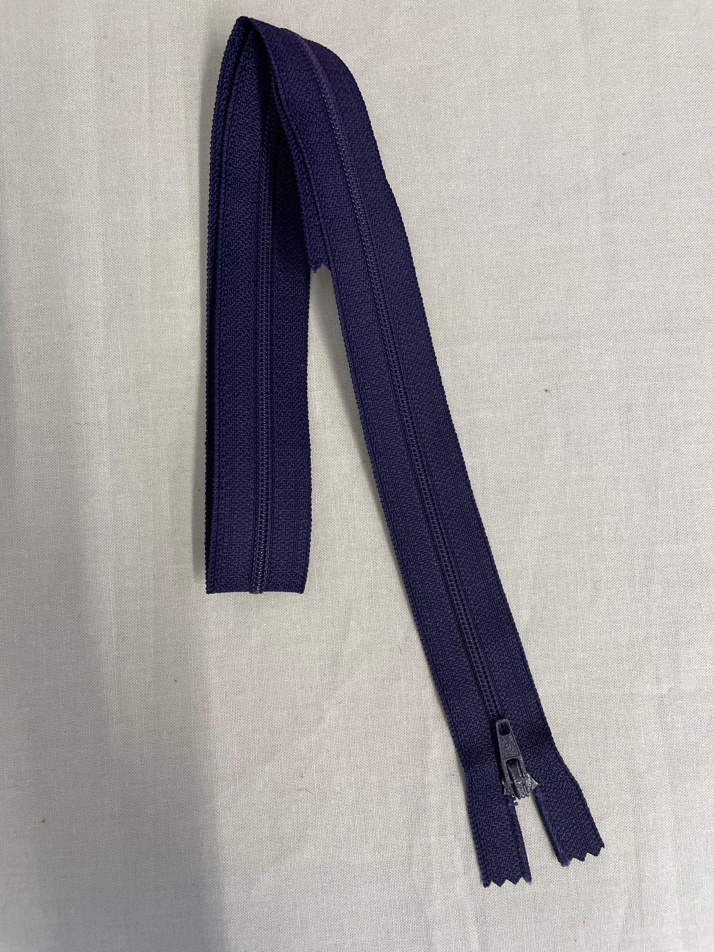 Zipper #3 22 inch Closed End Polyester