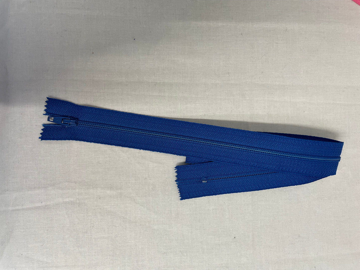 Zipper #3 22 inch Closed End Polyester