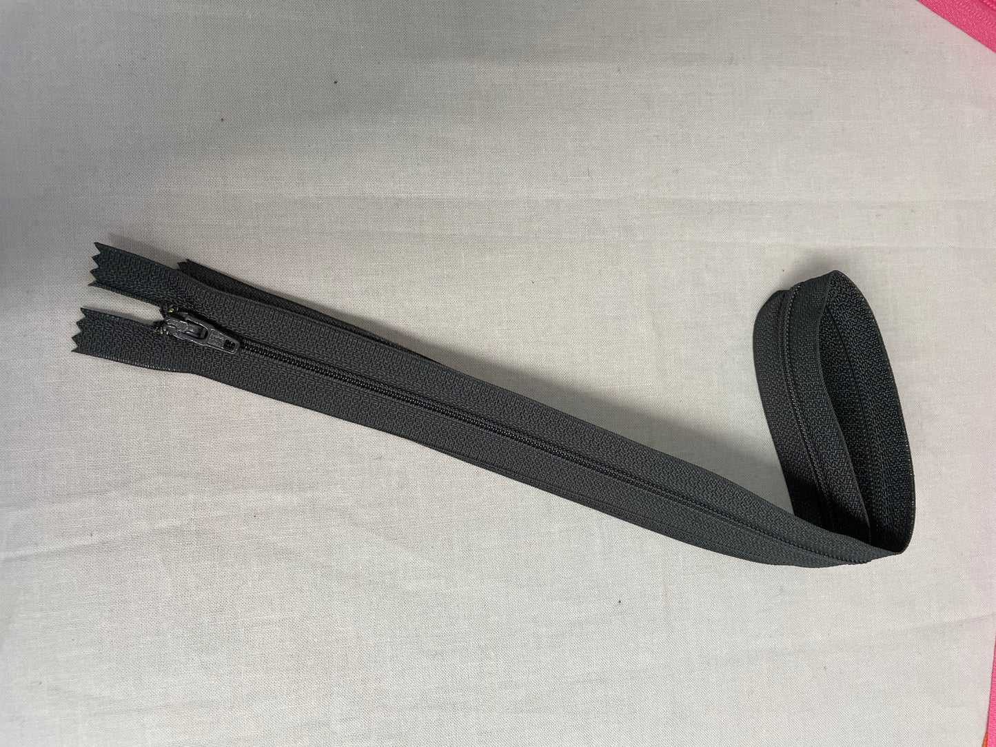 Zipper #3 22 inch Closed End Polyester