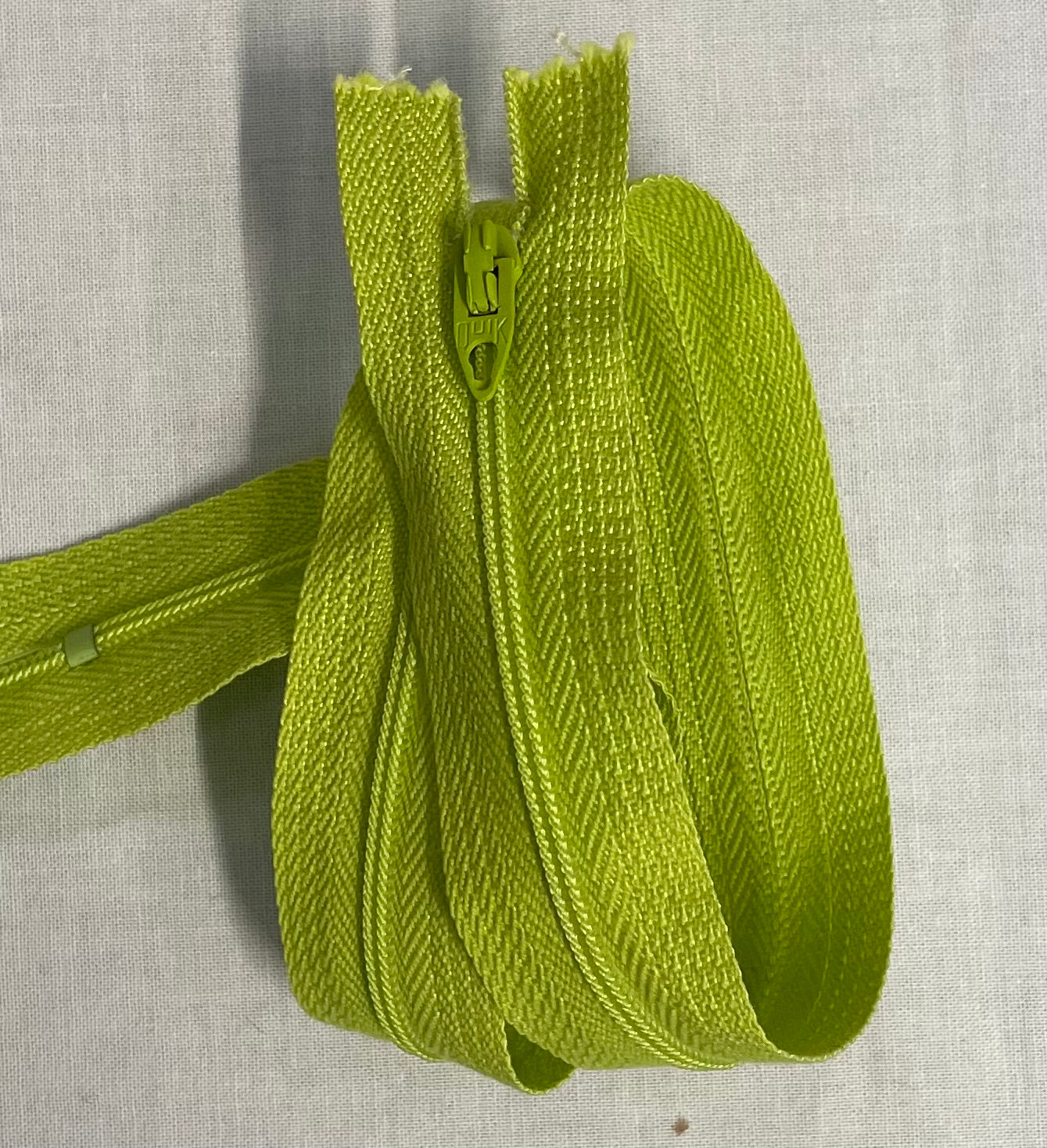 Zipper #3 18 inch Closed End Polyester