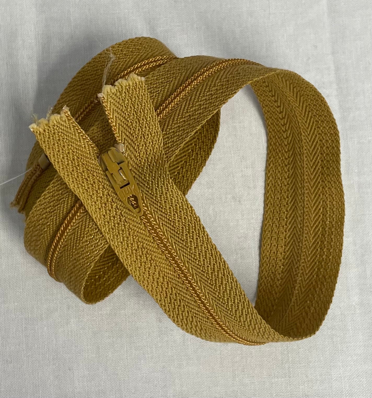 Zipper #3 18 inch Closed End Polyester